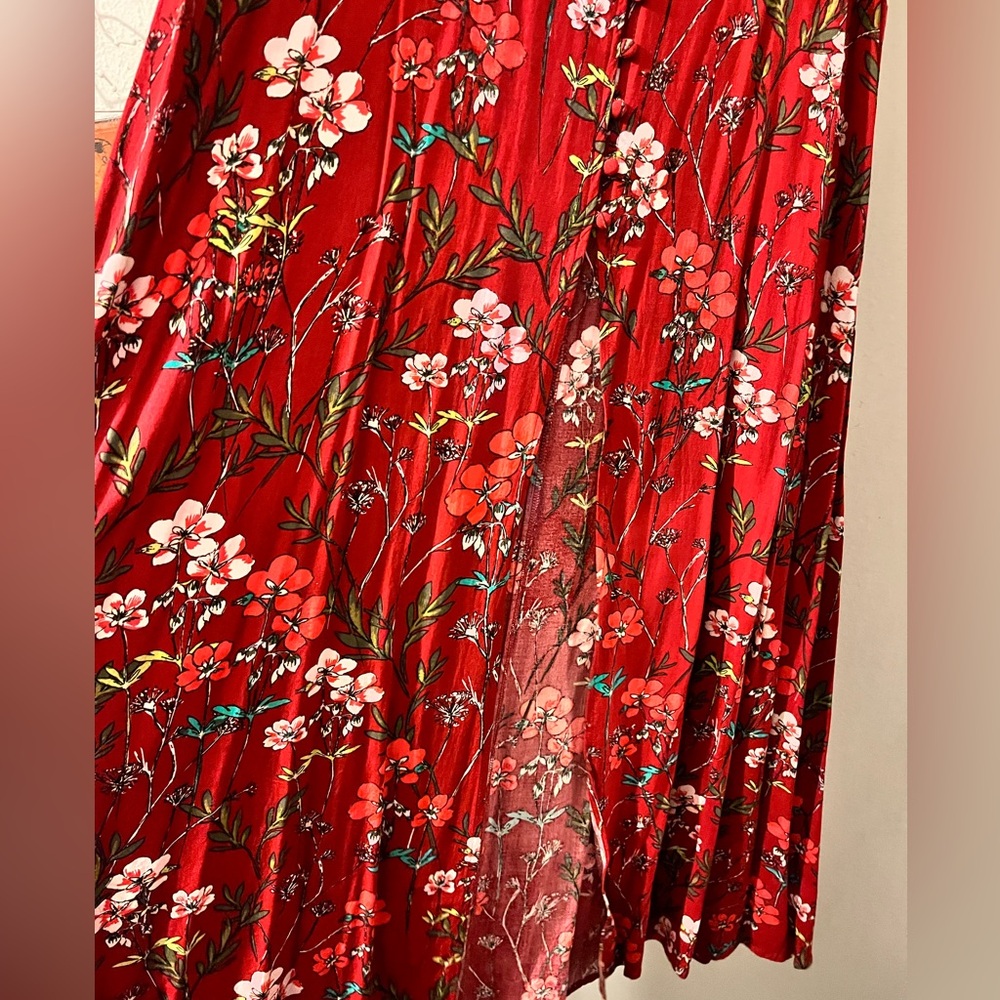 Express- size L- claret maxi skirt w/flowers. Buttons to thigh. GC. - Picture 3 of 5